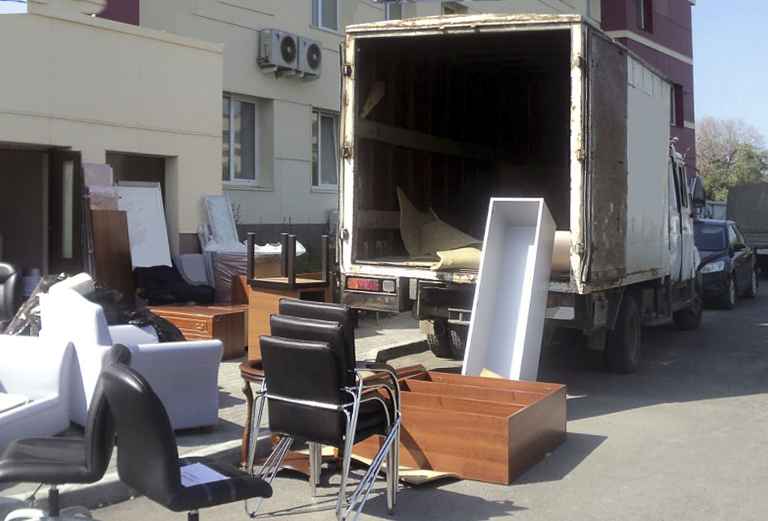 Заказать отдельную машину для отправки вещей : Мебель и бытовая техника из Симферополя в Рамешки